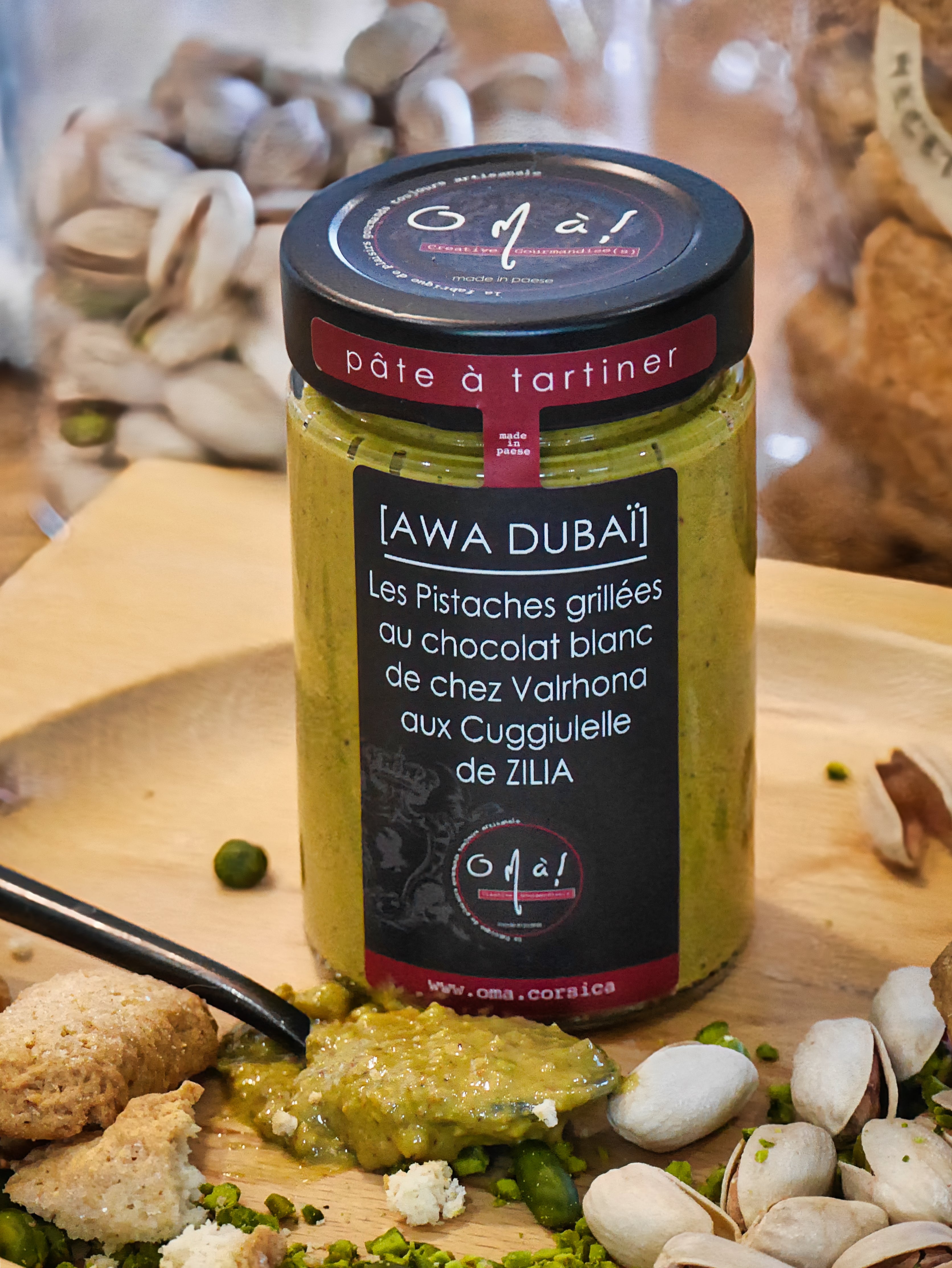 AWA DUBAÏ  : pistaches grillées, chocolat blanc VALRHORNA et Cuggiulelle de Zilia,