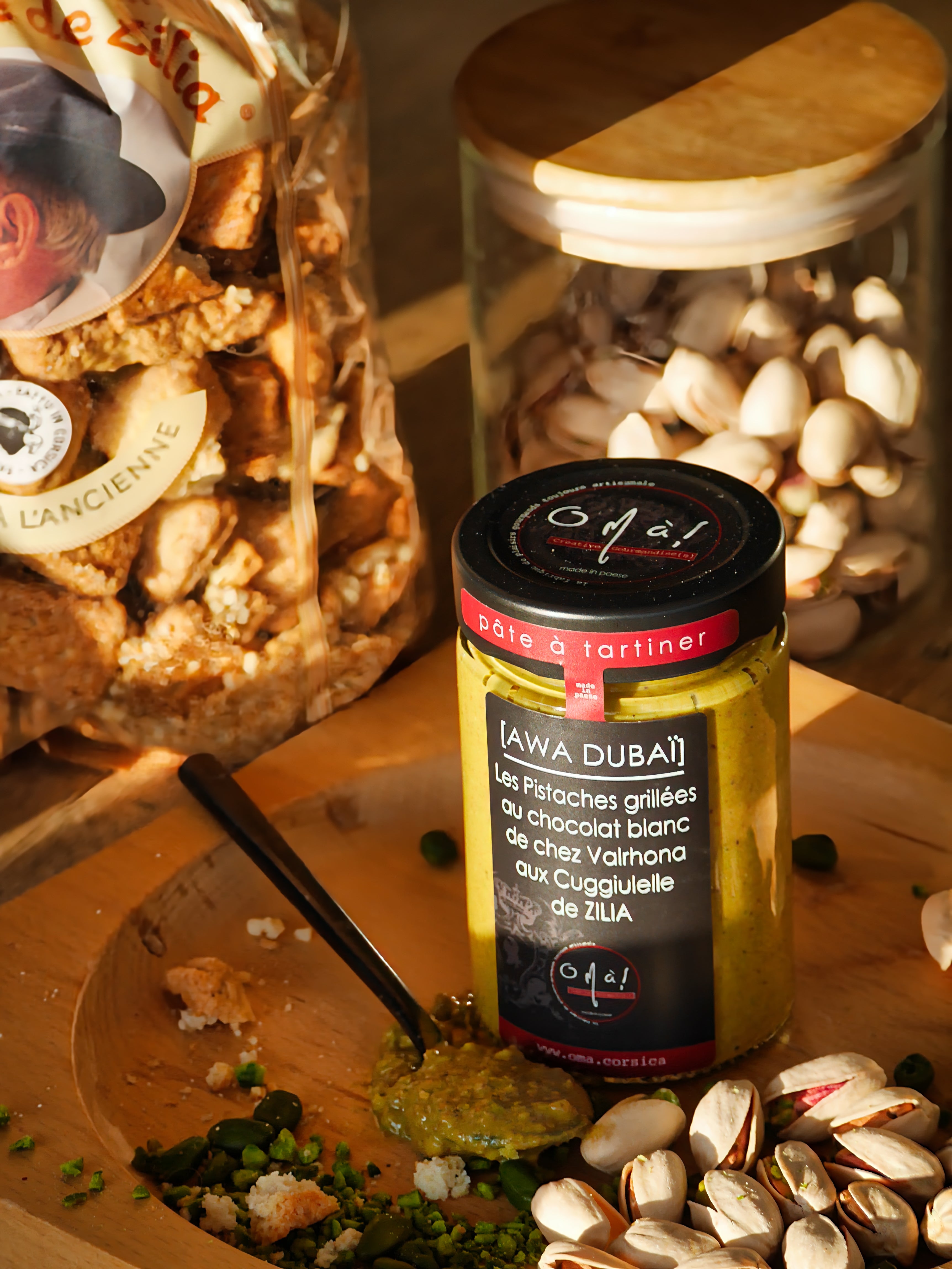 AWA DUBAÏ  : pistaches grillées, chocolat blanc VALRHORNA et Cuggiulelle de Zilia,